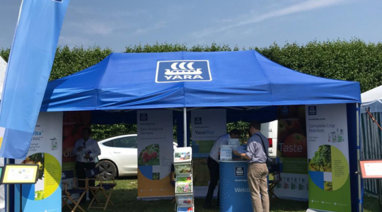 Yara Stand in the field